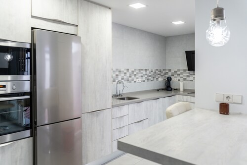 Holiday Home 'Capitán' with Private Terrace, Balcony & Wi-Fi