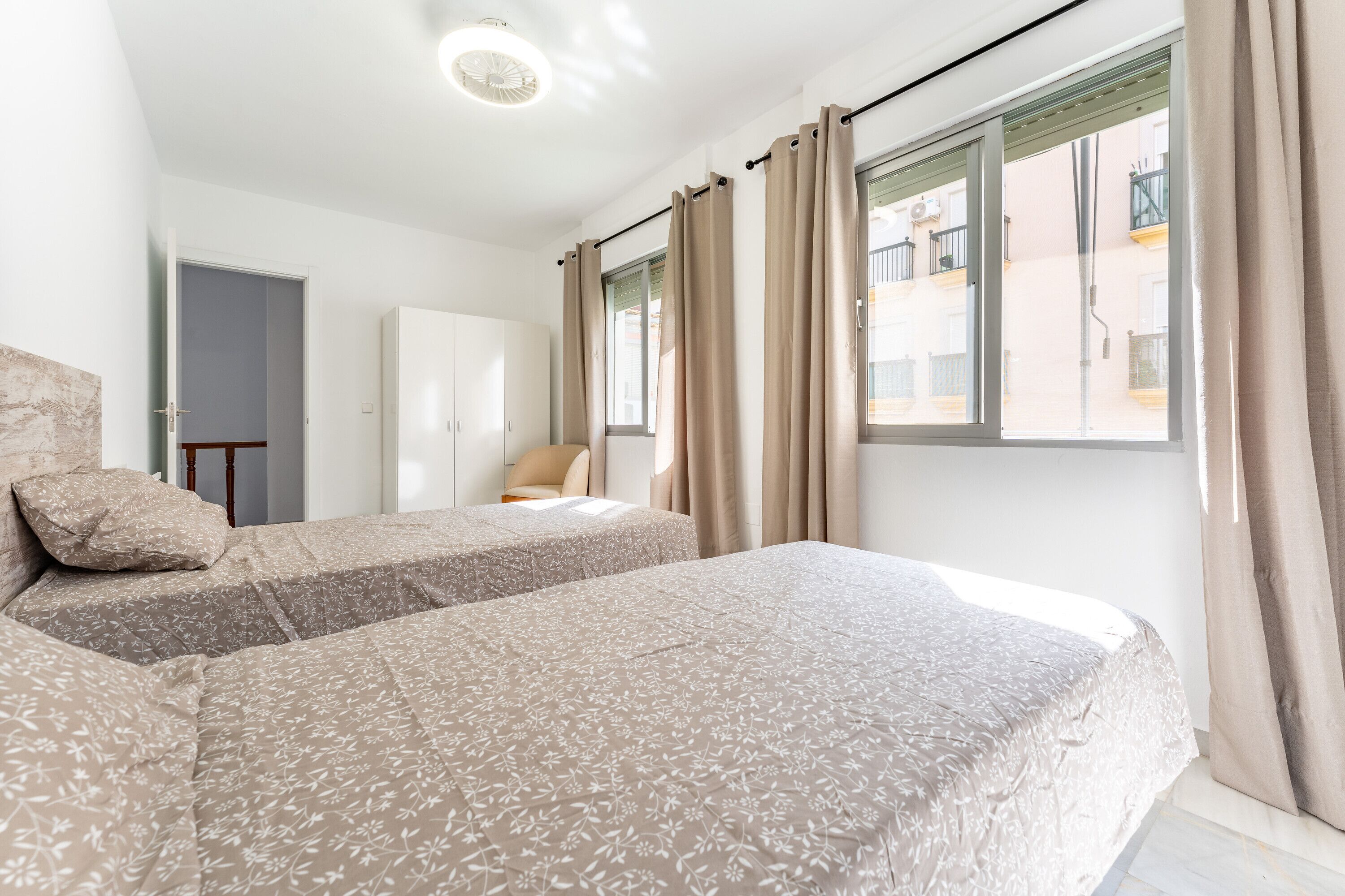 6 bedrooms, iron/ironing board, free WiFi, bed sheets