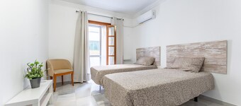 Holiday Home 'Capitán' with Private Terrace, Balcony & Wi-Fi