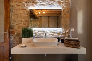 Shower, hair dryer, towels - Apartment 'Casa Biffoli' (Bucine)