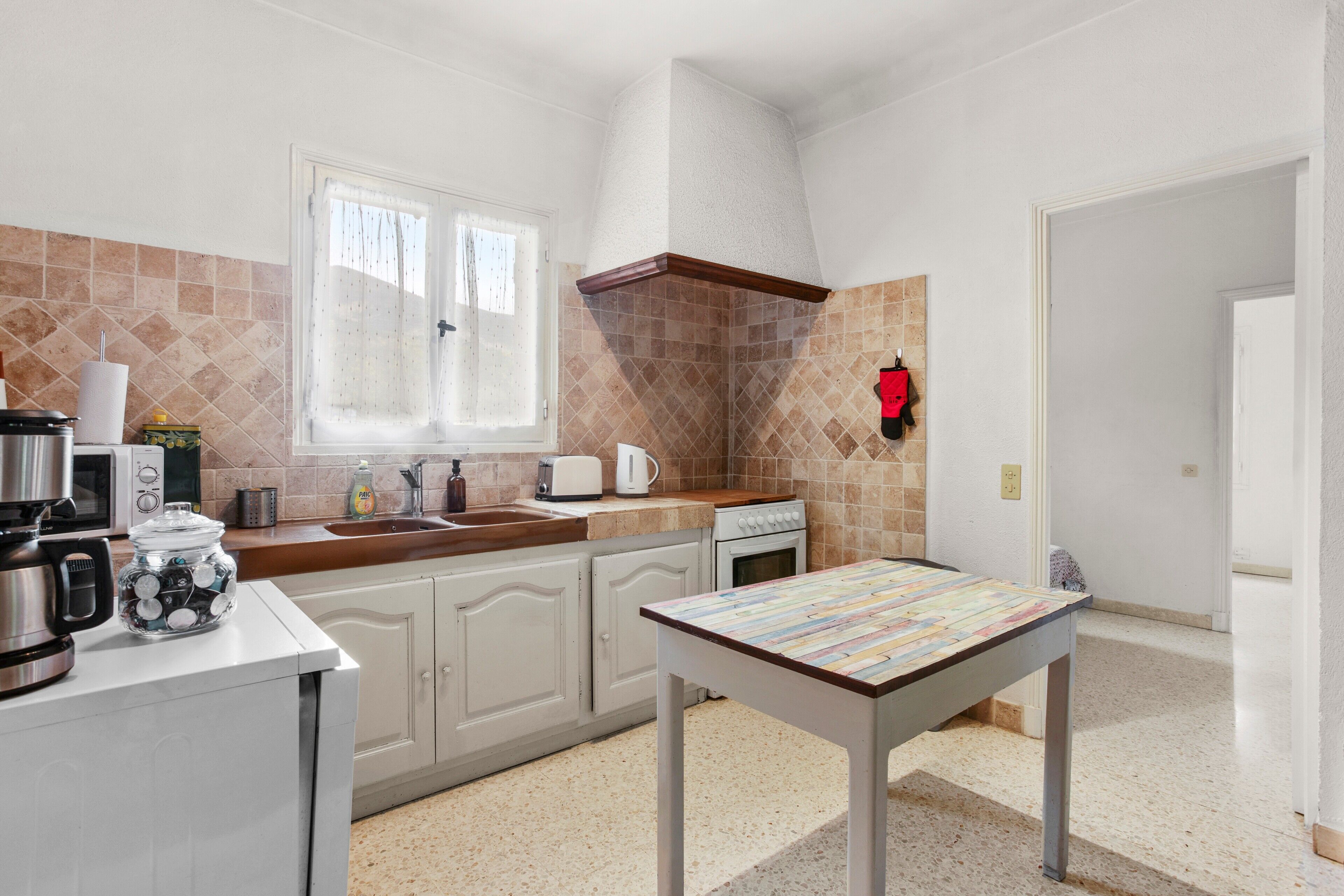 雪櫃、微波爐、焗爐、爐具