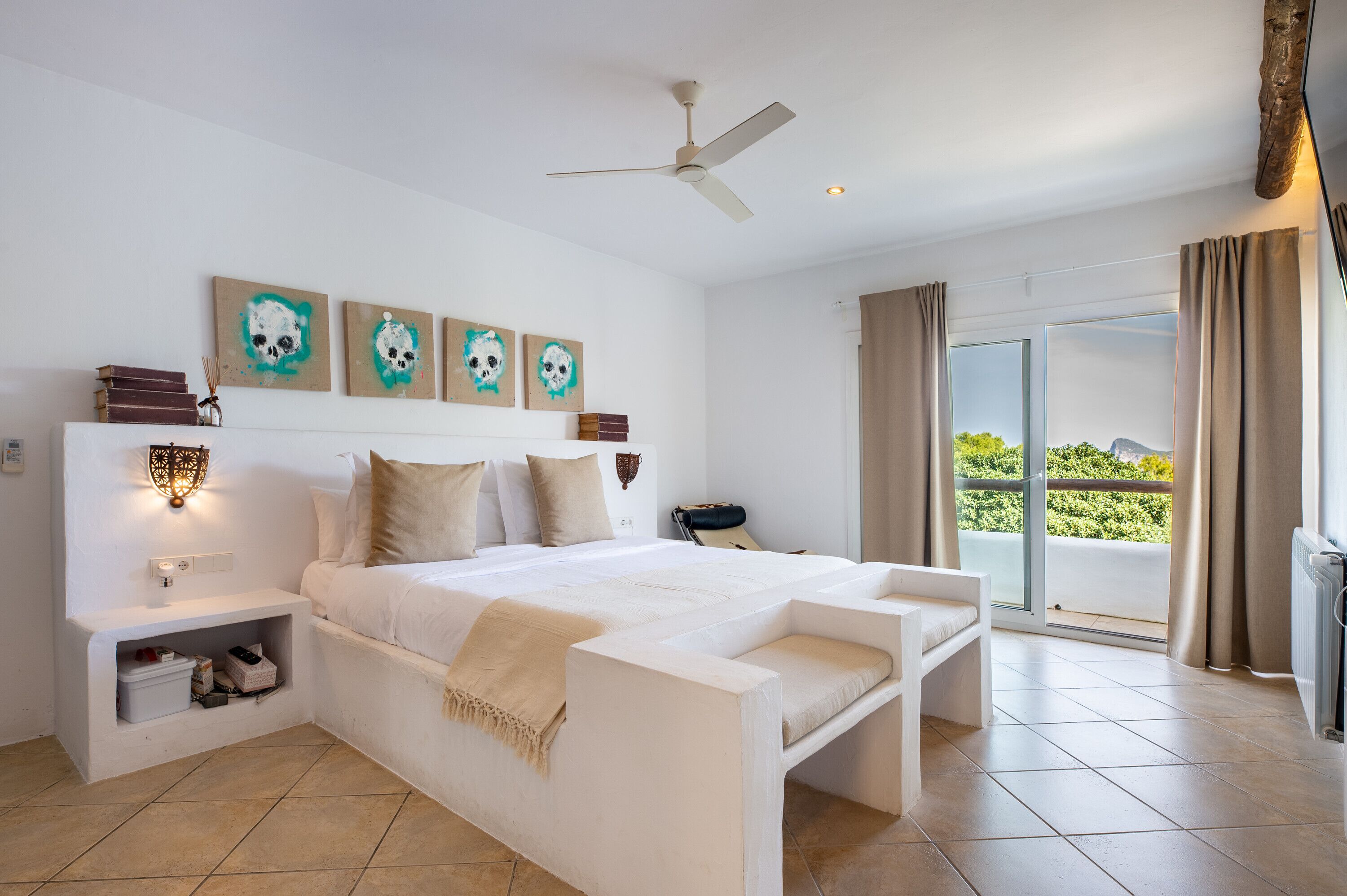 5 slaapkamers, een strijkplank/strijkijzer, gratis wifi, beddengoed