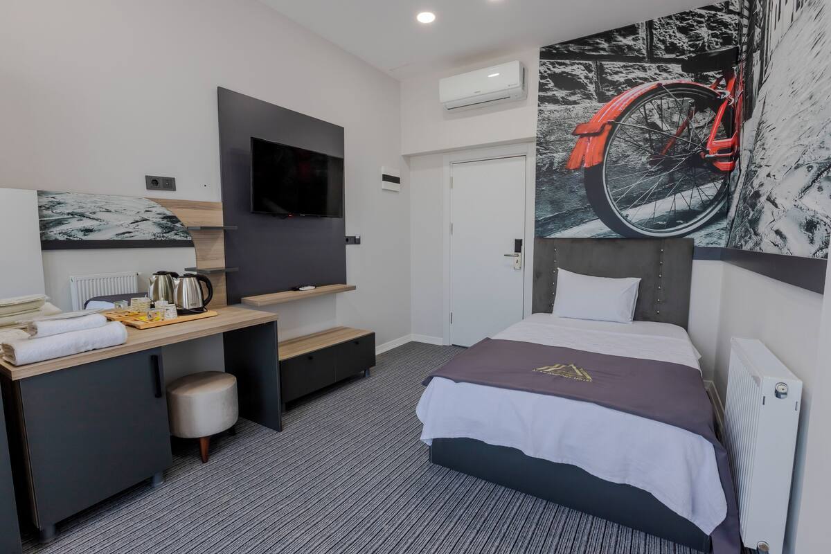 Yhden hengen standard-huone | 1 makuuhuone, ylelliset vuodevaatteet, minibaari