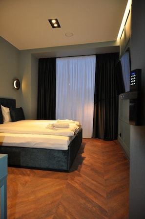 Double or Twin Room | 2 bedrooms, soundproofing, free WiFi, bed sheets