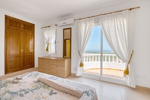 2 slaapkamers, een strijkplank/strijkijzer, gratis wifi, beddengoed