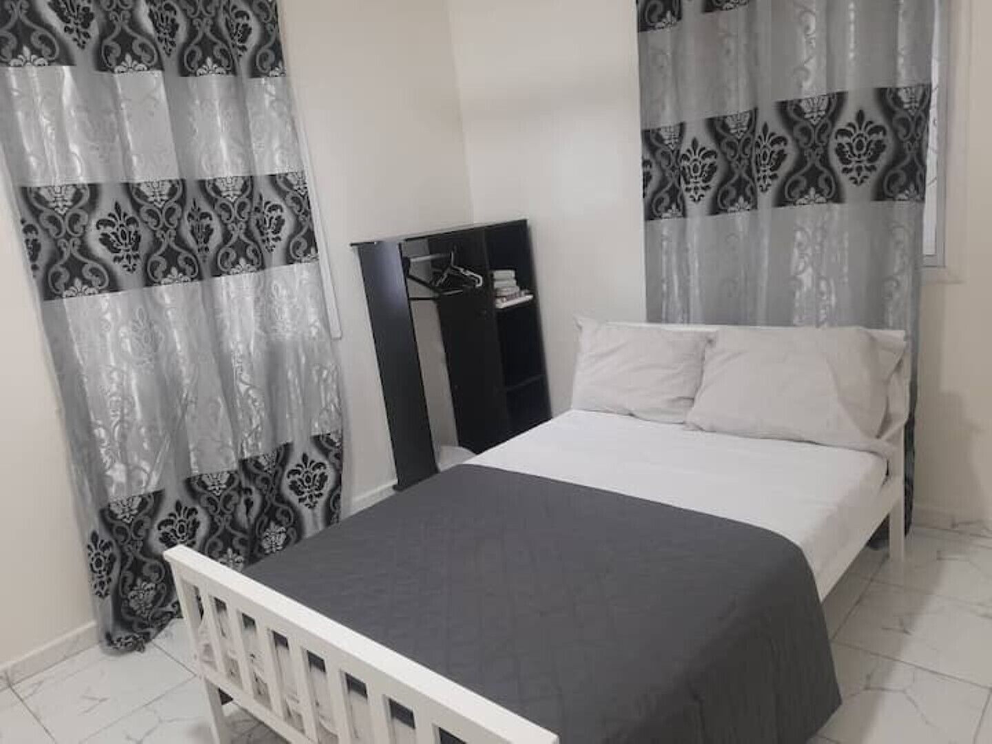 3 makuuhuonetta, vuodevaatteet