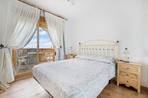 2 bedrooms, iron/ironing board, WiFi, bed sheets - Holiday Home 'Casa Varadero' with Shared Pool (Santa Pola)