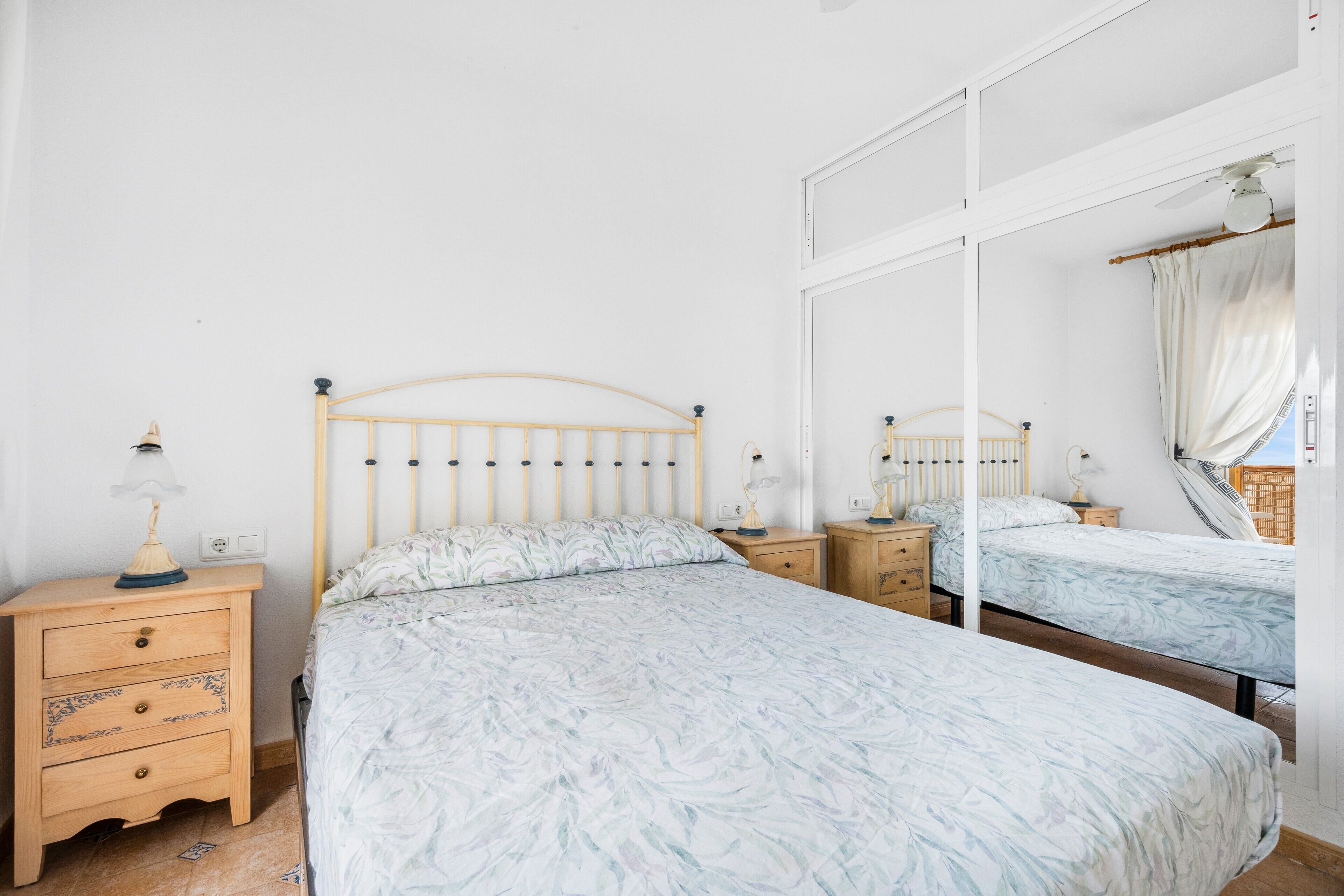 2 slaapkamers, een strijkplank/strijkijzer, wifi, beddengoed
