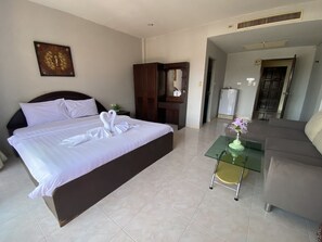 Family Room | Free WiFi - L and K 2023 Residence (Patong)