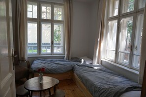 2 makuuhuonetta, silitysrauta/-lauta, Wi-Fi, vuodevaatteet