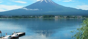Cshaped cottage for 8 people  View of Mt Fuji a / Minamitsuru-gun Yamanashi