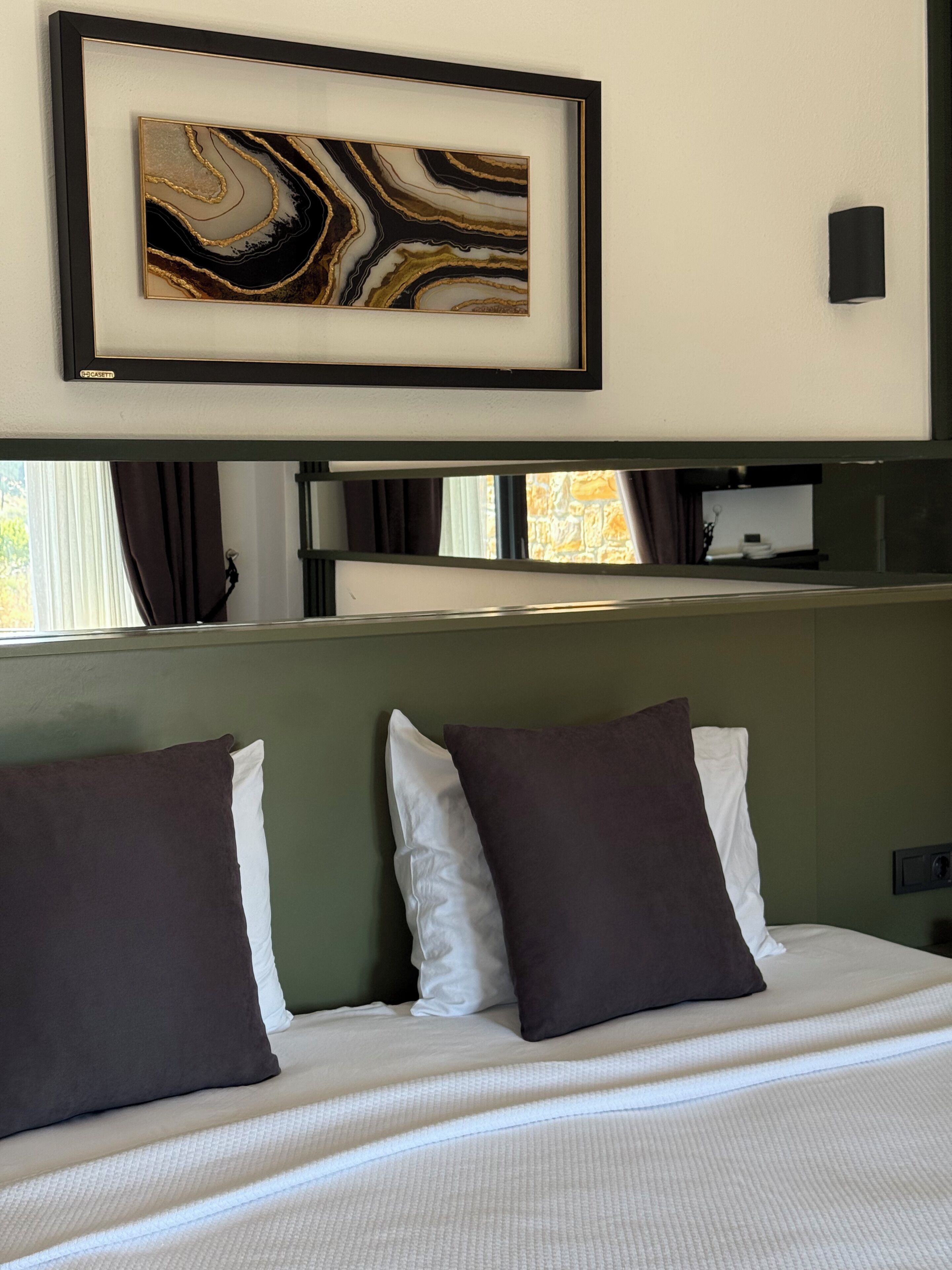 Sábanas italianas Frette, ropa de cama de alta calidad y minibar 