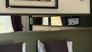 Sábanas italianas Frette, ropa de cama de alta calidad y minibar