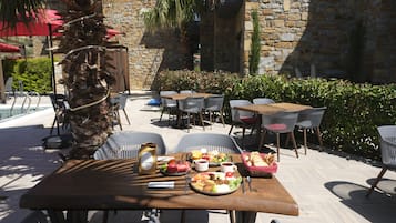 Desayuno bufé gratuito y diario