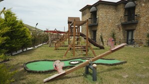 Children's play area - outdoor - Agios Hotel (Gökçeada)
