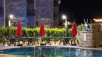 Piscina externa sazonal