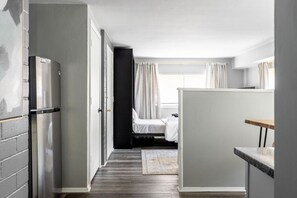 Free WiFi, bed sheets - Westlake Cozy Apartment (Westlake)