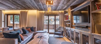 Luxurious 7-Room Chalet Apartment with Spa & Pool, Morzine