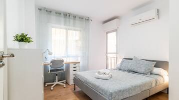 3 bedrooms, bed sheets