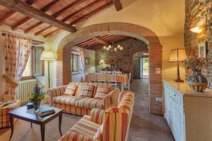 TV, fireplace - Villa Bellavista - Homelike Villas (Montegonzi)