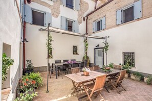 Outdoor dining - Villa Benedetta - Homelike Villas (Osimo)
