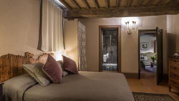 6 bedrooms, WiFi, bed sheets