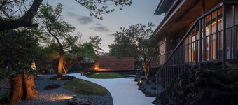 With natural hot spring A modern villa where you / Ito Shizuoka