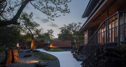 With natural hot spring A modern villa where you / Ito Shizuoka