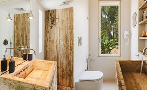 Doccia, asciugacapelli, bidet