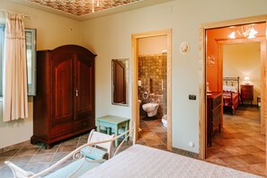 4 bedrooms, WiFi, bed sheets
