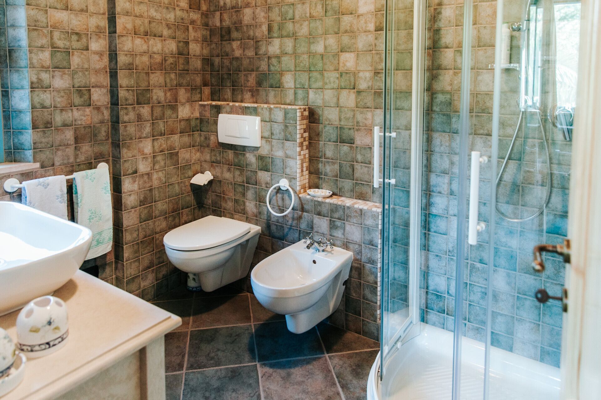 Ducha, secador de pelo, bidet