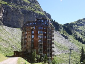 Situated in a mountainous area, this hotel offers stunning views of lush greenery and rocky terrain from its multiple balconies and large windows.