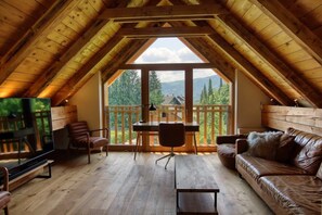 Flat-screen TV, fireplace, stereo, offices
