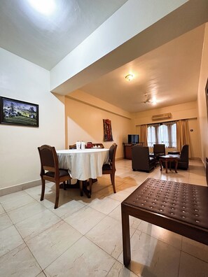 华丽客房 | 起居区 | LED 电视