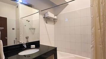 Grand Room | Bathroom