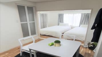1 bedroom, desk, free WiFi, bed sheets