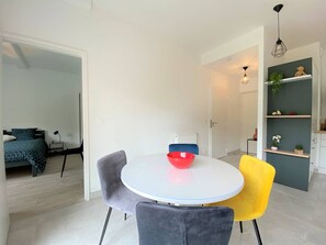 Dining - Modern Apartment with Balcony Near Port in Perros-Guirec (Perros-Guirec)