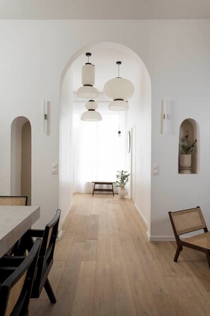 Interior - Tour Eiffel - Champ de Mars Exquisite 3BD 3BTH (Paris)