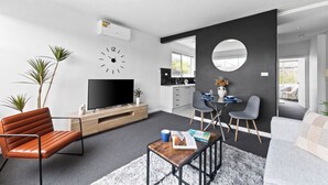 Smart TV - The Bluewater Nest Elwood (Elwood)