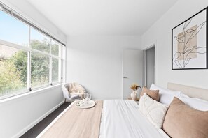 1 dormitorio, tabla de planchar con plancha, cuna de viaje y wifi