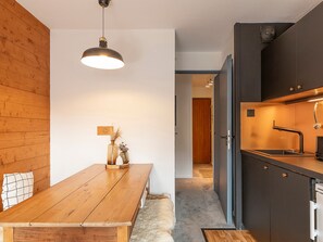 Kühlschrank, Mikrowelle, Geschirrspüler