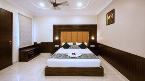 Courtyard Pool View Room with Private Balcony | Exterior detail - Red Tullip MD Valley Resort and Spa (Udaipur)