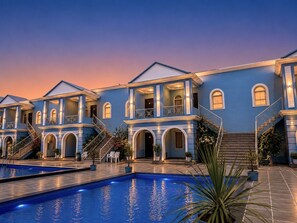 Outdoor pool - Red Tullip MD Valley Resort and Spa (Udaipur)