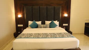 Minibar, desk, blackout curtains, soundproofing