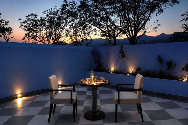 Courtyard Pool View Room with Private Balcony | Balcony