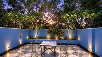 Courtyard Pool View Room with Private Balcony | Balcony