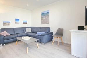 Tv, dvd-afspiller, bøger, videobibliotek