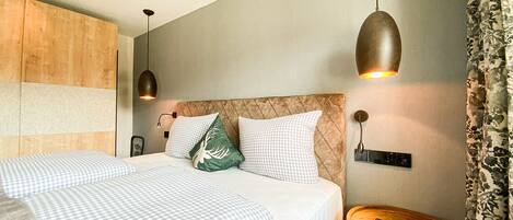 2 bedrooms, desk, free WiFi, bed sheets