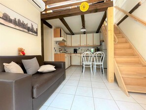 TV - Air-conditioned house with veranda, near sea, Gruissan (Gruissan)