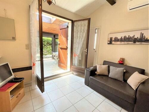 Air-conditioned house with veranda, near sea, Gruissan